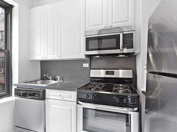 4th image of 101 7th Ave #6J