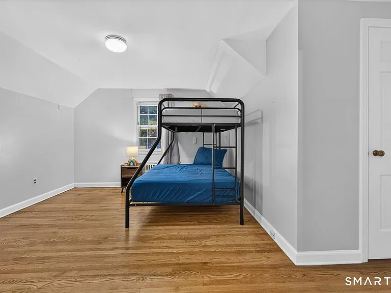 45 Richmond Ave — Photo 22
