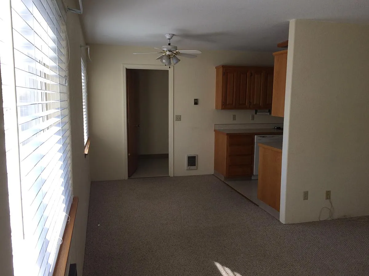 Building Photo - 5536 Glenridge Way
