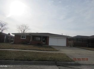 29335 Gilbert Dr, Warren, MI 48093