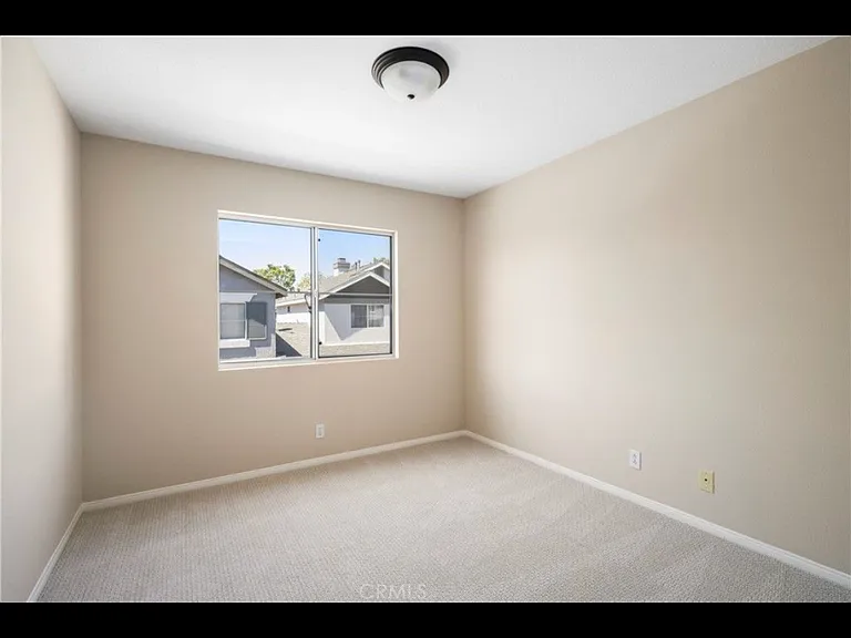 811 N Siavohn Dr — Photo 14