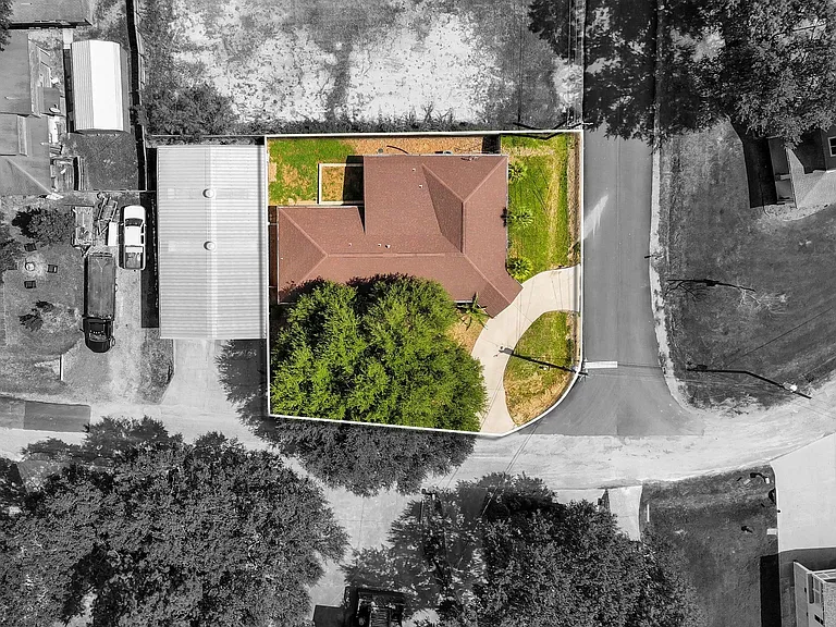 303 Shawnee Dr — Photo 21