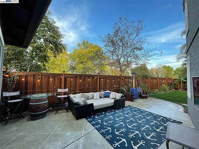 1154 Mulberry Pl — Photo 5
