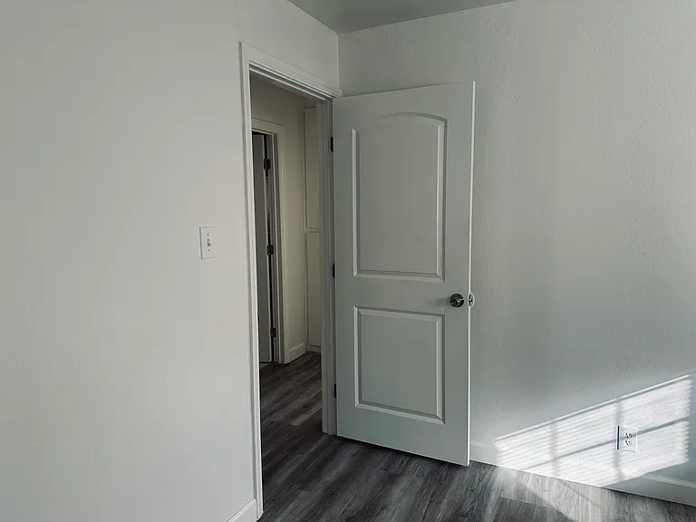 655 Sycamore Ave #11 — Photo 12
