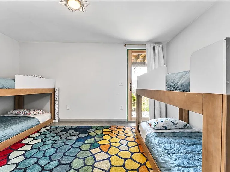 2717 Commodore Oliver Hazard Perry Hwy #H — Photo 31