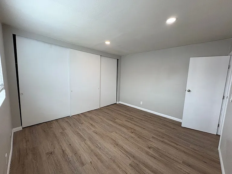4216 Euclid Ave #7 — Photo 11