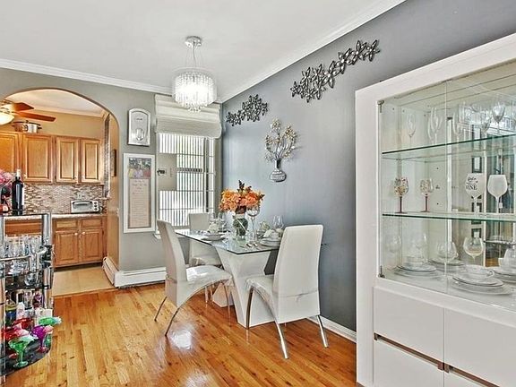 4th image of 419 Chauncey St APT 1C