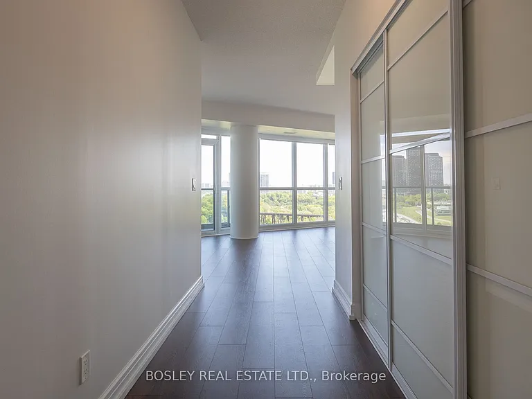 35 Brian Peck Cres #1207 — Photo 3