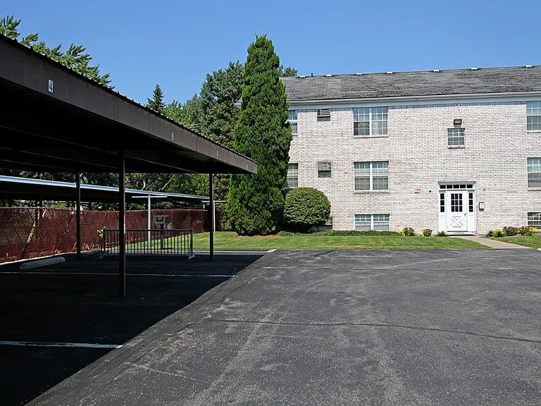 Glanzman Village — Photo 9