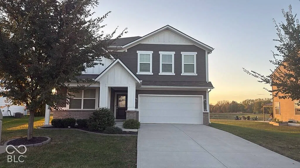 5 bed, 3.0 bath, 2760 sqft, $2,650 — Photo 1