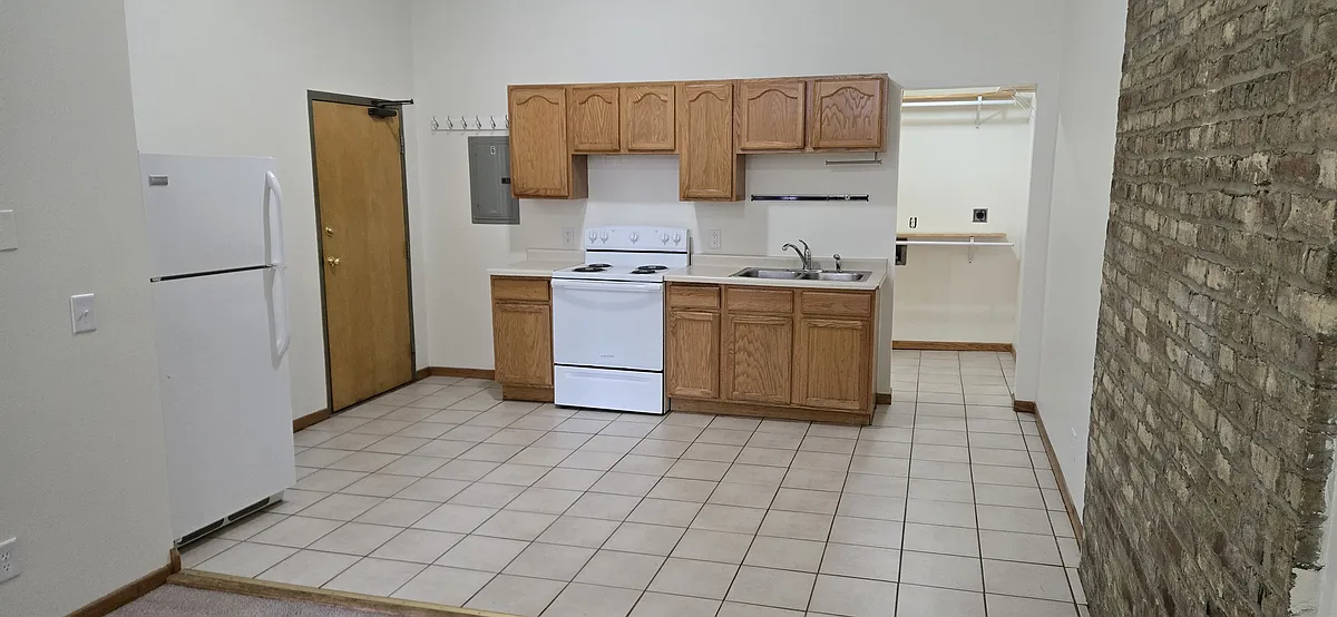 Building Photo - 425 Cedar Ave #413-6