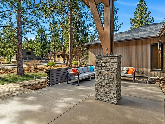 5th image of 61475 Meeks Trl