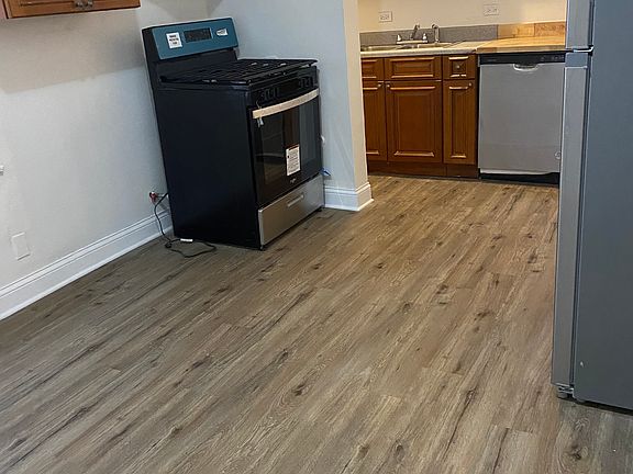 4th image of 3332 W 38th St #1F