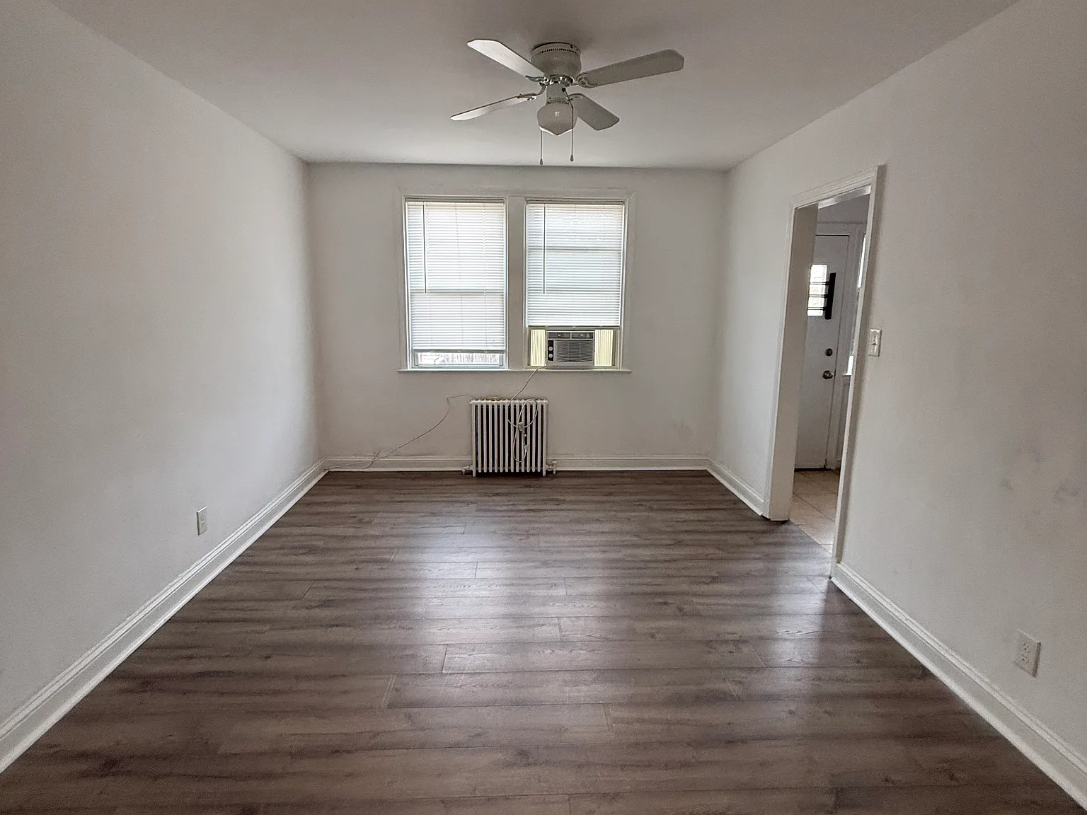 3 bed, 1.5 bath, 1463 sqft, $1,750 — Photo 4