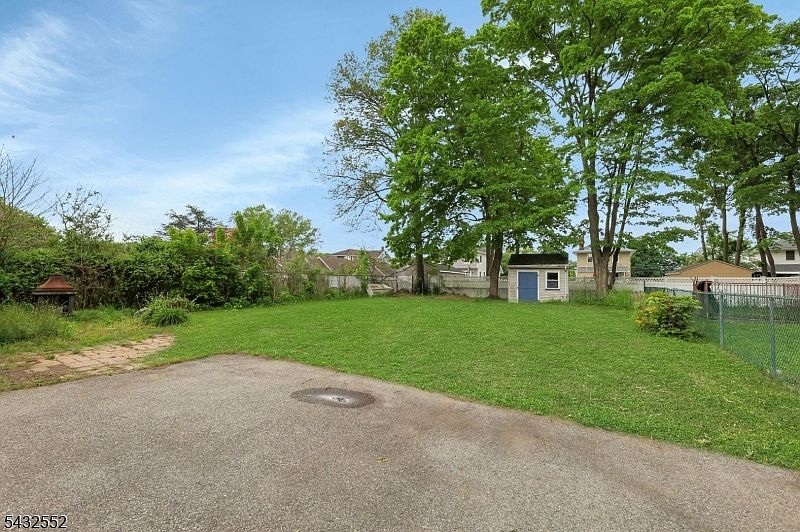 1st image of 17 Butler Pl