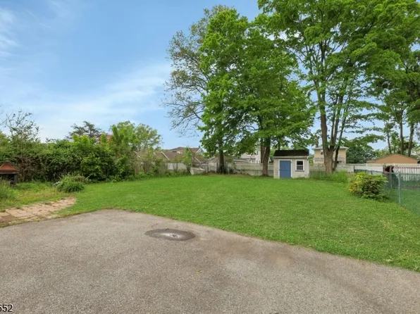 17 Butler Pl, Wanaque Boro, NJ 07420