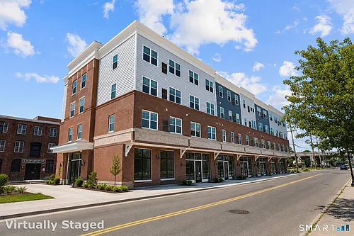 113 Canal St W Photo 1