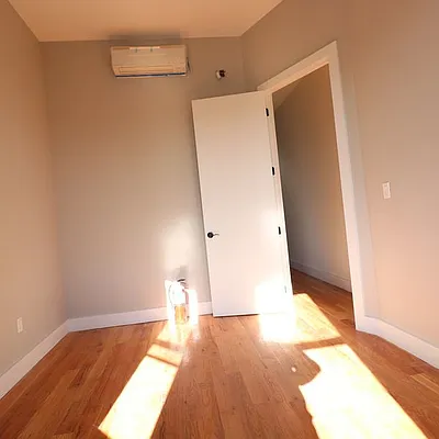 Rented by Nooklyn NYC LLC | media 13