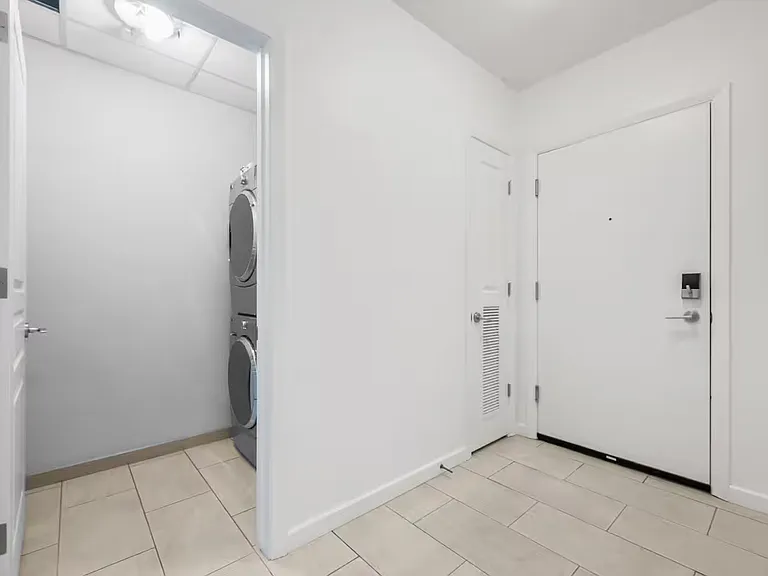 1320 1st St SE #206 — Photo 28