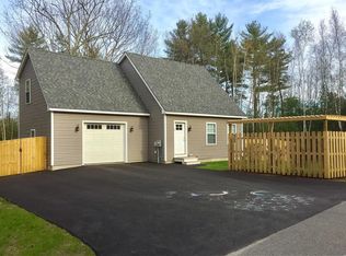 18 Lilac Ln, Kennebunk, ME 04043