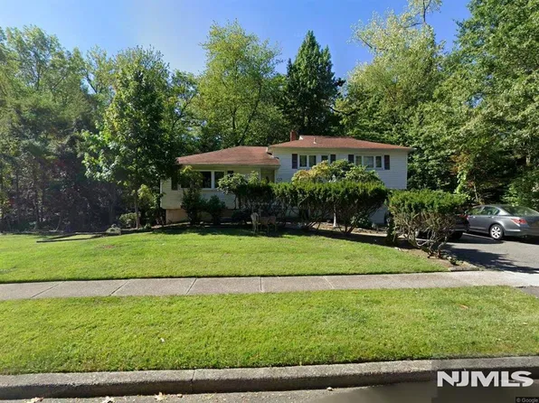 5 Eastbrook Drive, River Edge, NJ 07661