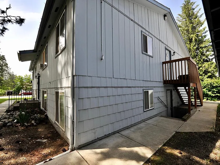 2201 N Spokane St #4 — Photo 3