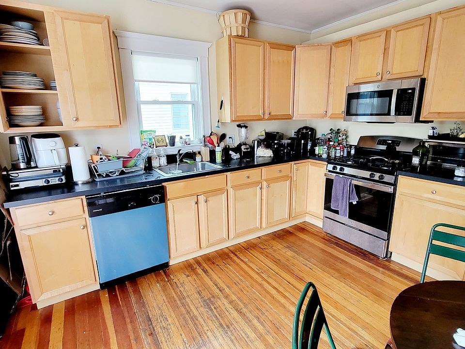 1st image of 31 Leonard St #1