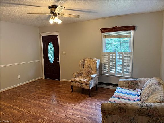 5th image of 717 Edgewood Rd