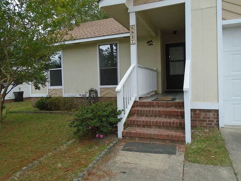6827 Kizer Dr — Photo 2