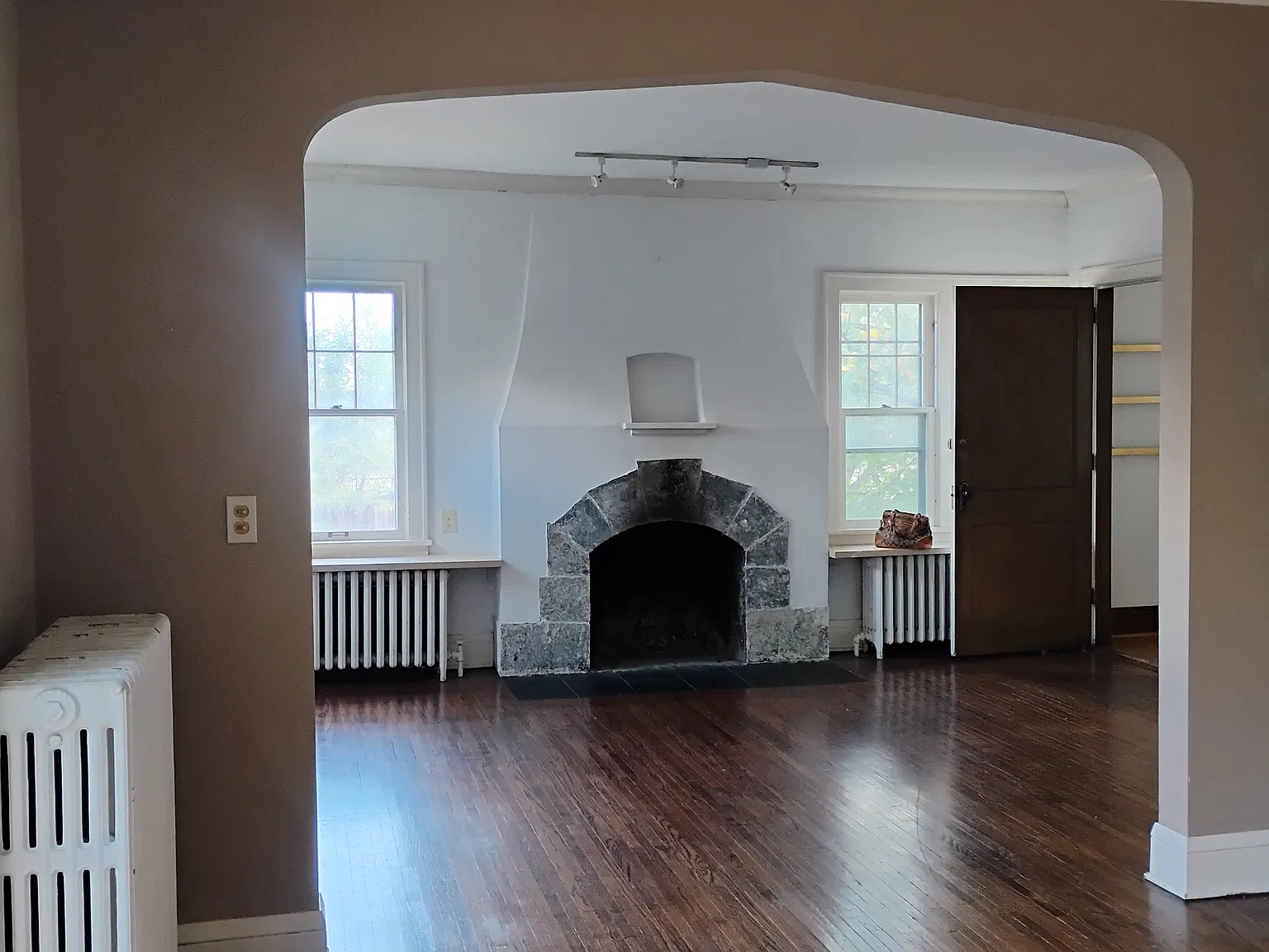 1 bed, 1100 sqft, $2,000 — Photo 4