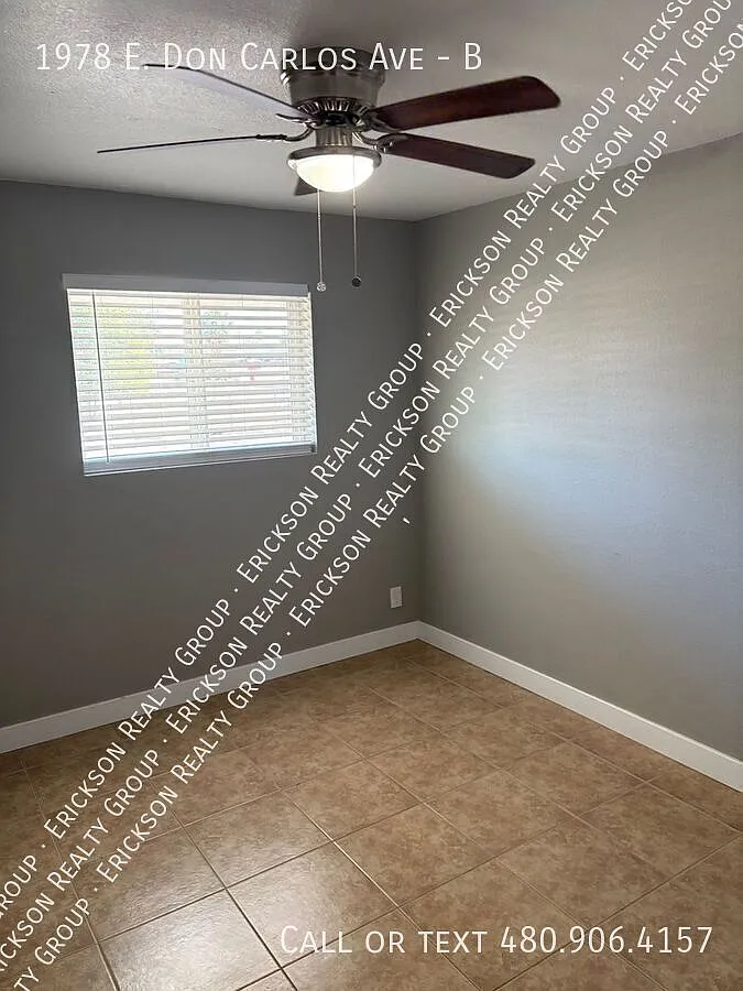 updated 2 bedroom Tempe apartment / 1st month Free move in special — Photo 3