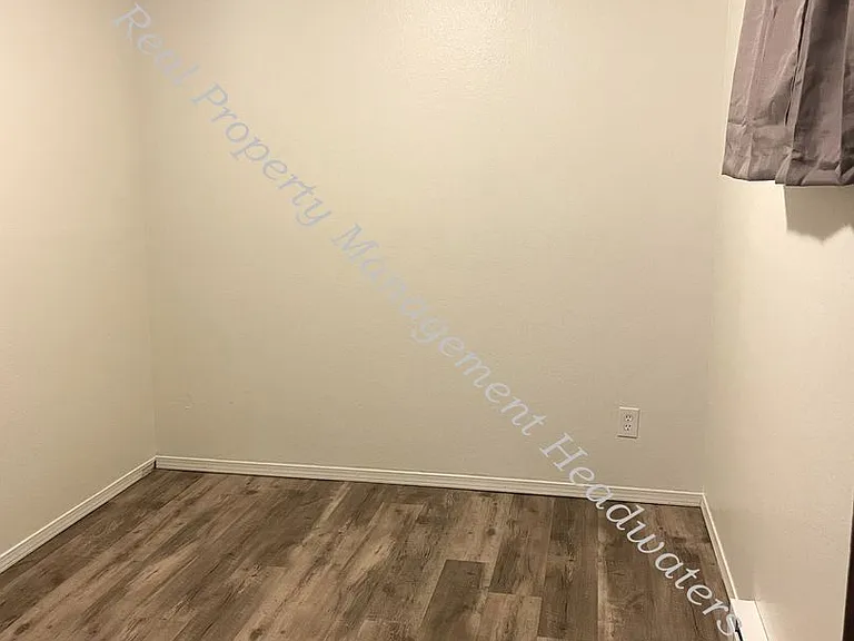 104 Quartz Ave — Photo 8