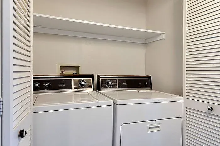 1871 S Pitkin Cir #B — Photo 11
