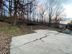 3rd image of 159 Oakdale Dr