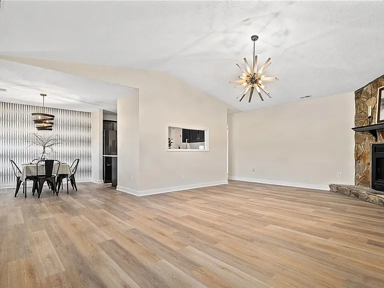 7028 Calamar Dr — Photo 5