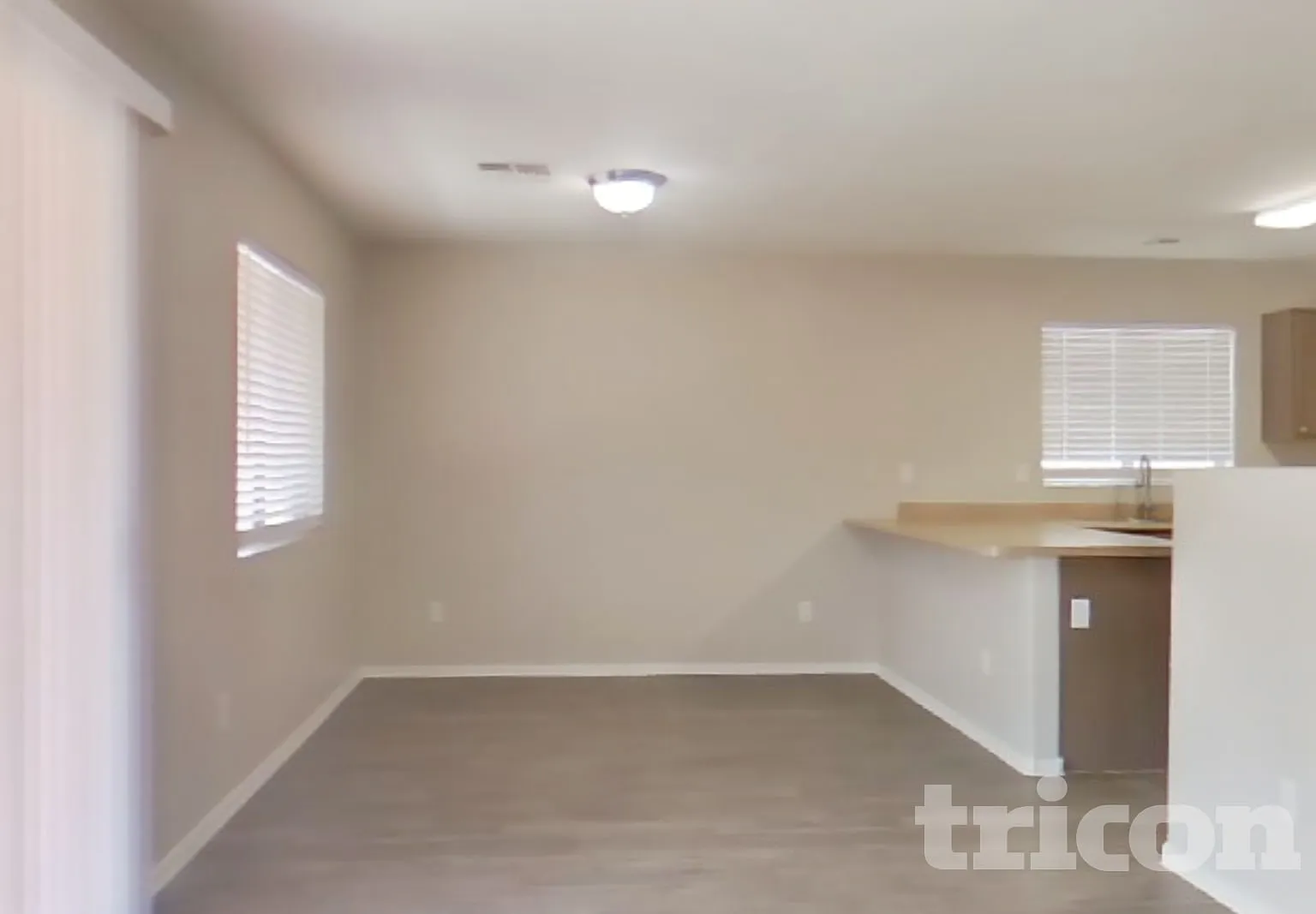3315 W Fraktur Road Phoenix AZ — Photo 4