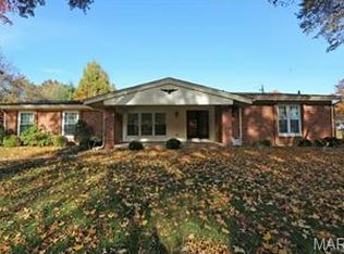 409 Algonquin Dr, Ballwin, MO 63011