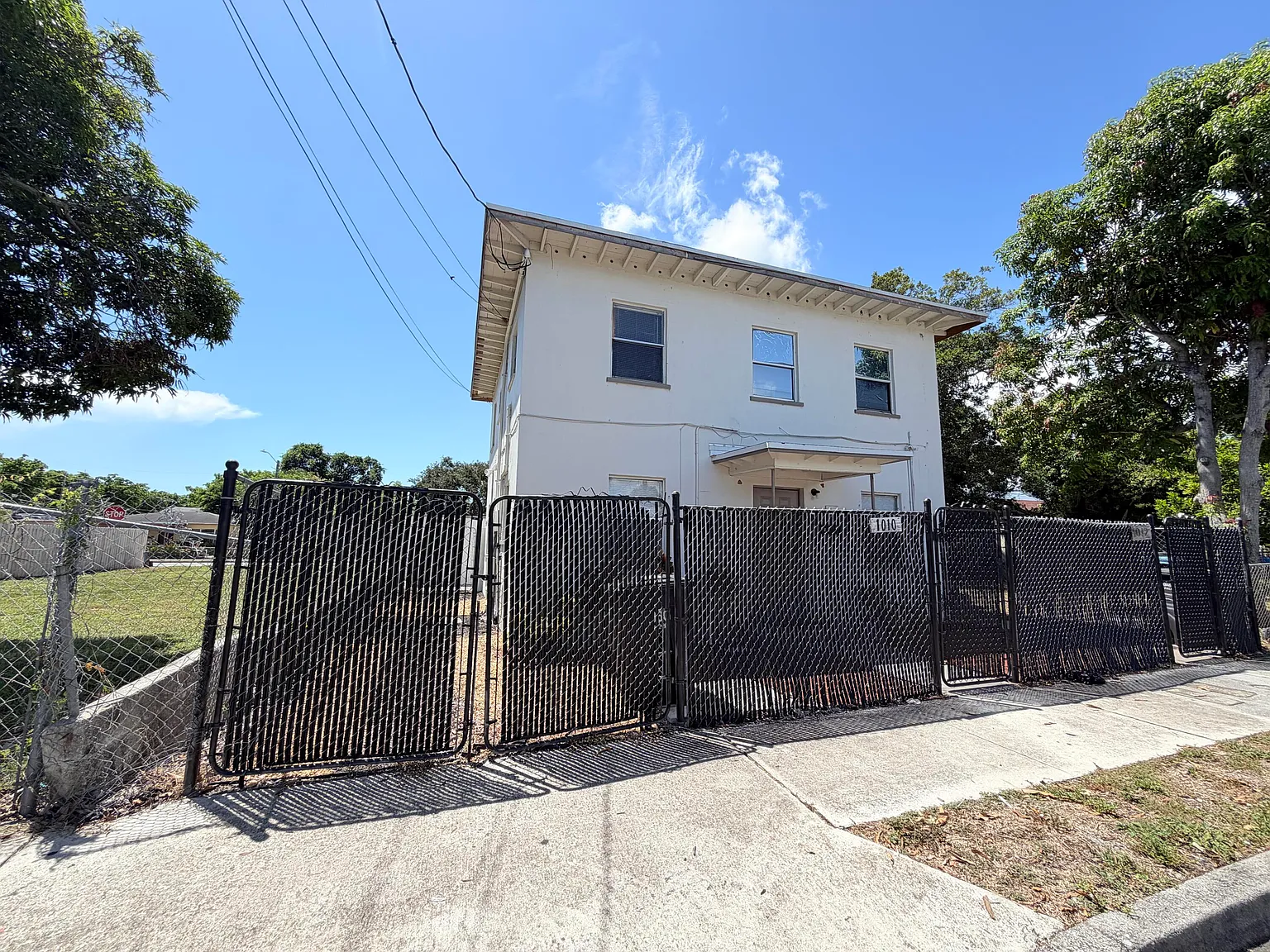 2 bed, 1.0 bath, 748 sqft, $1,875 — Photo 3