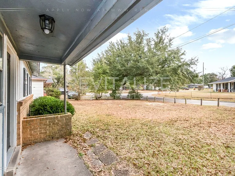 1165 Barker Dr W — Photo 24