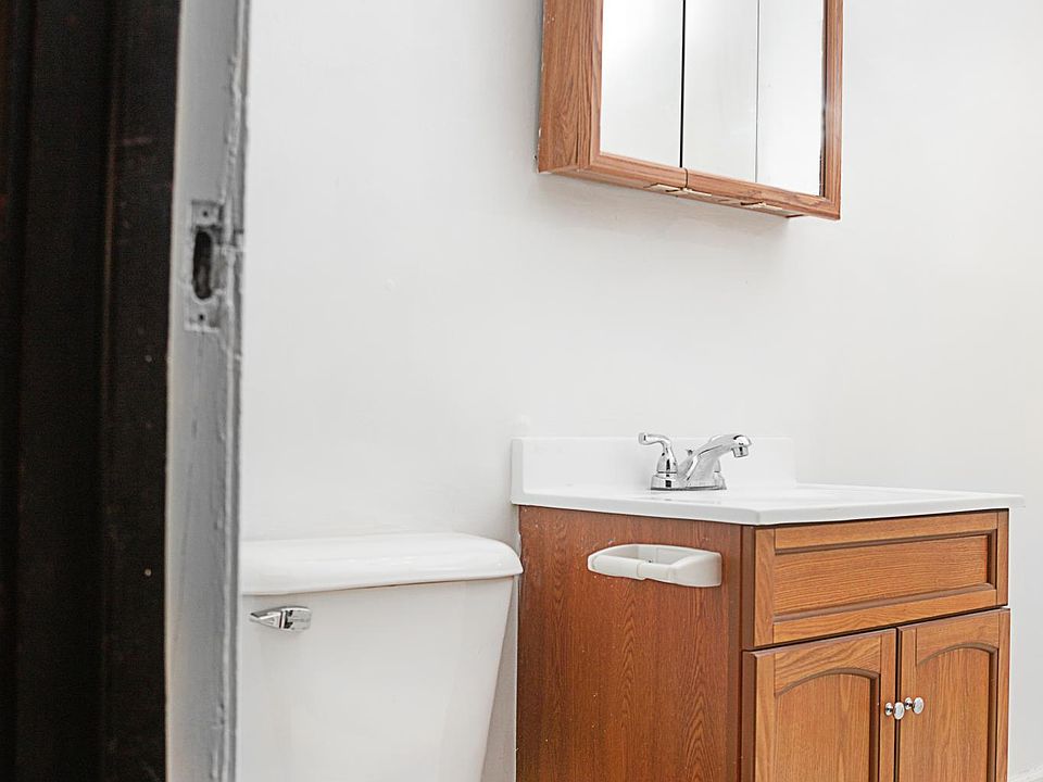 1st image of 4049 W Cortland St APT 3