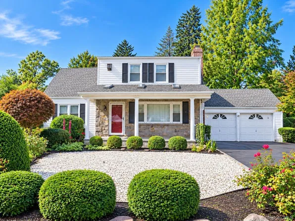 15 Sherwood Road, Glen Cove, NY 11542