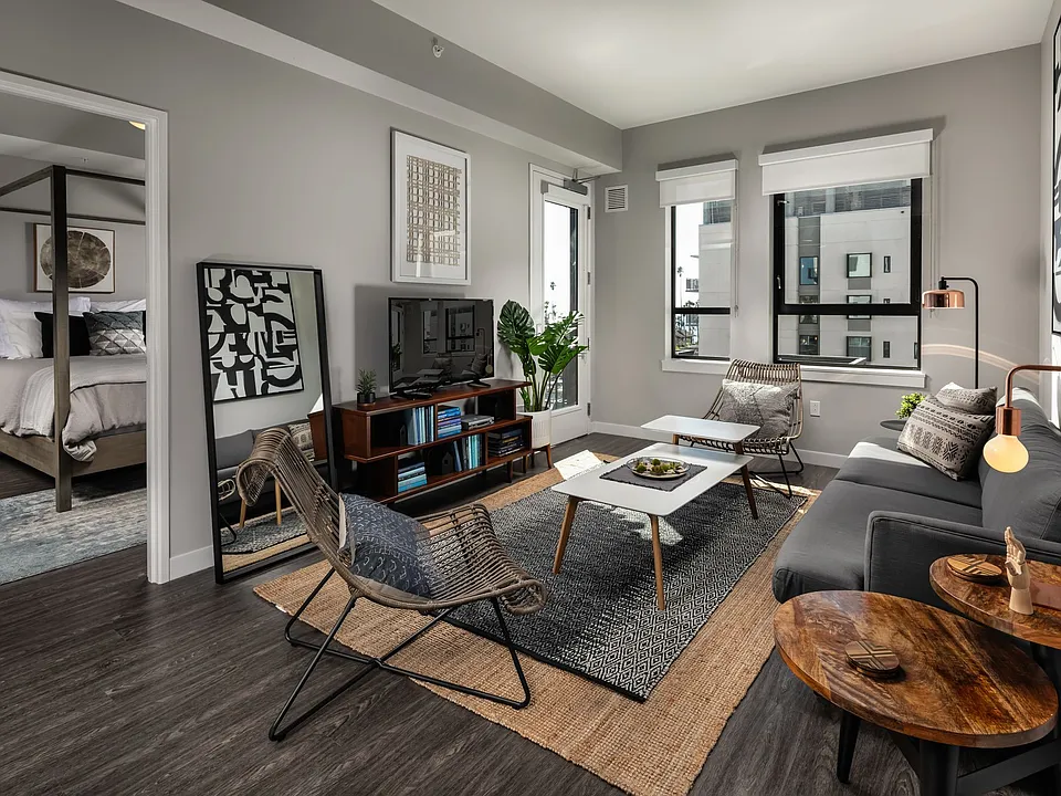 Pierside South apartments community photo