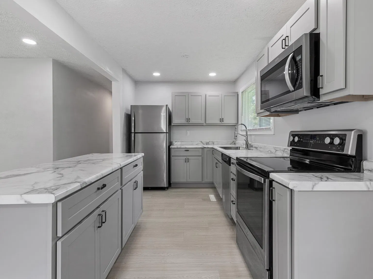 15220 Transit Rd — Photo 3