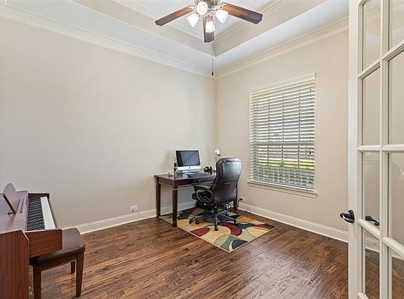 5th image of 2313 Almsbury Ln
