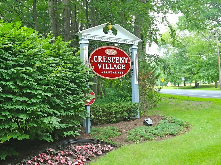 Crescent Village — Photo 30