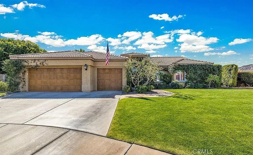 4 bed, 2538 sqft, $4,800 — Photo 1