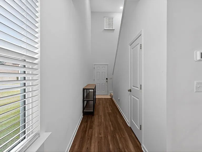 8308 Hunters Grove Rd — Photo 19