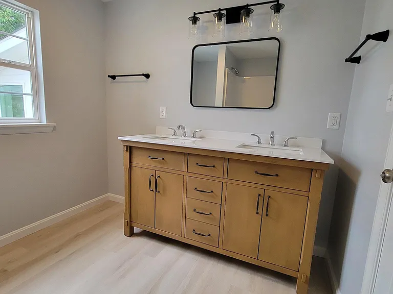 410 Spruce St — Photo 13
