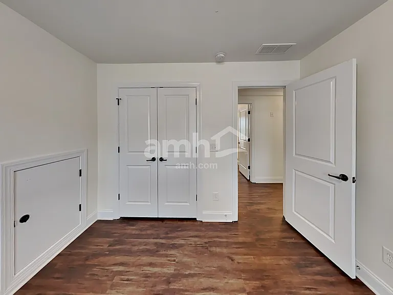 263 Royal Crescent Ter — Photo 21