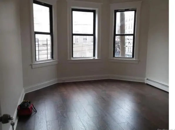 11 Lawrence St APT 1L, Yonkers, NY 10705